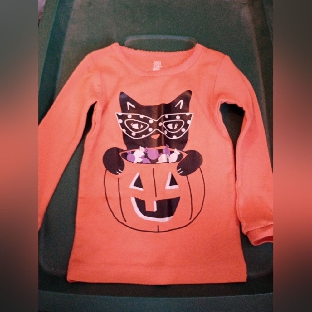 Carter's just won you Halloween top 18 months NWOT (Chi107)